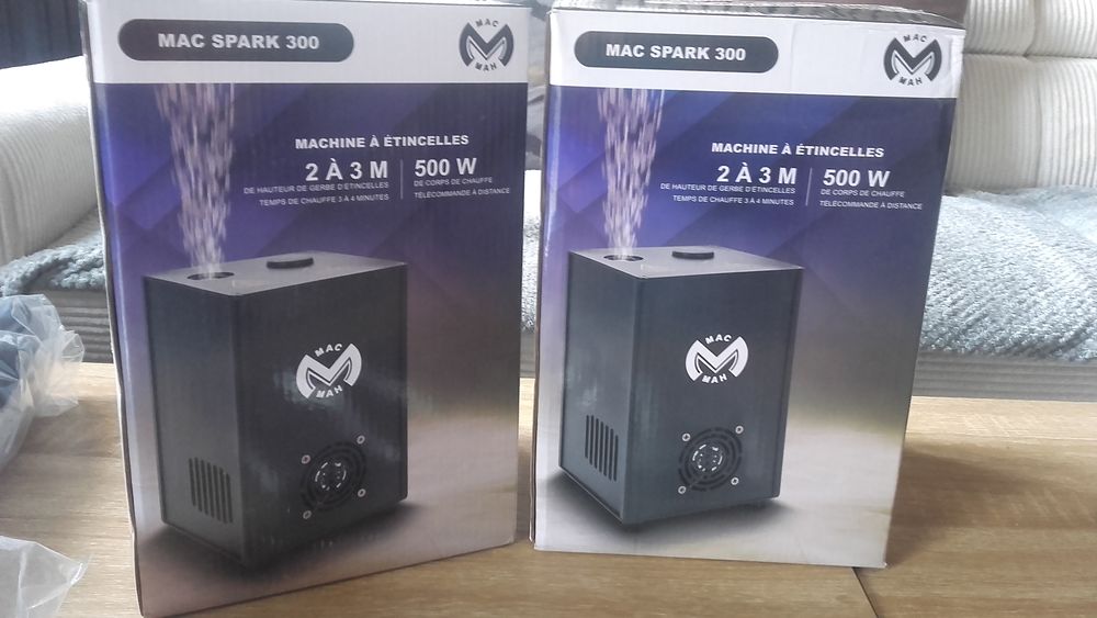 2*Machines &agrave; Etincelles " Mac Spark 300"+ 2 Poudres+ 2 Houss Instruments de musique