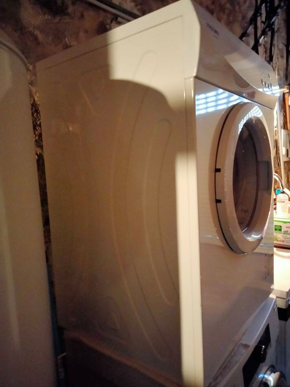 SECHE LINGE &agrave; &eacute;vacuation, en excellent &eacute;tat. Electroménager