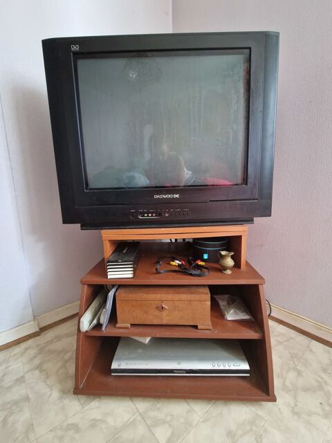 Tlviseur DAEWOO DC ELECTRONICS 70cm et accessoires, 310 Strasbourg (67)