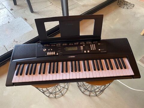 Clavier synth�tiseur YAMAHA Beaumettes (84)