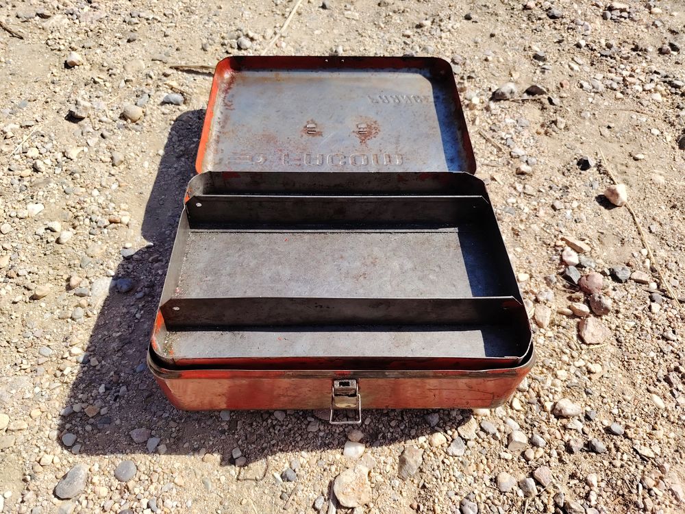 FACOM boite a outils caisse m&eacute;tal compact bt4a m&eacute;tallique 
Bricolage