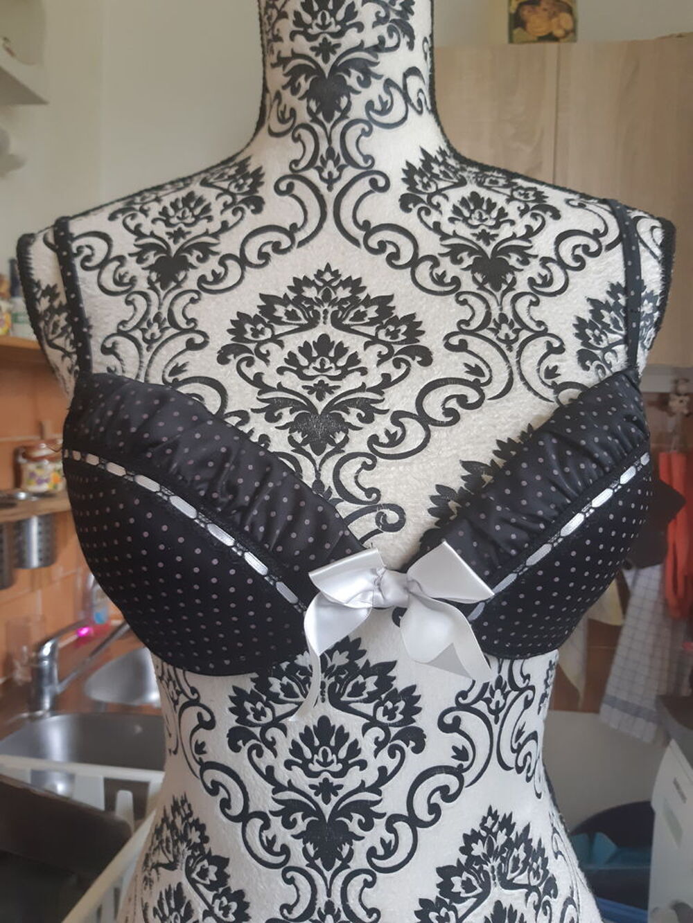 soutien gorge a pois NEUF JENNYFER TAILLE 90B
Vêtements