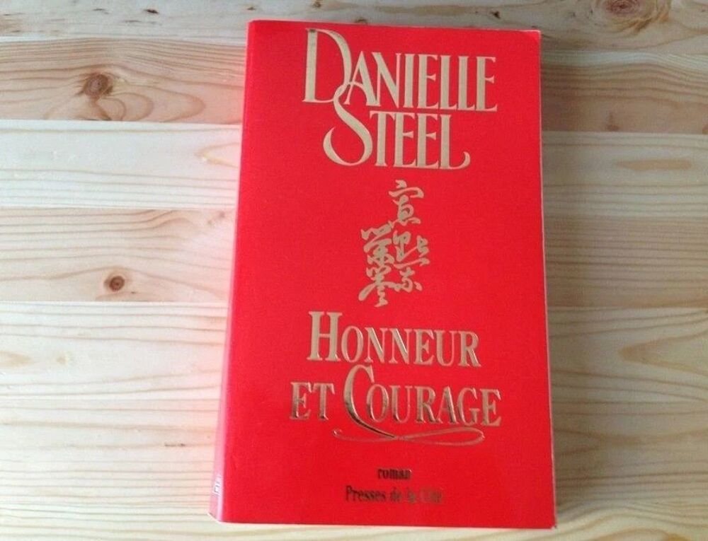 Danielle Steel - Honneurs et courage Livres et BD