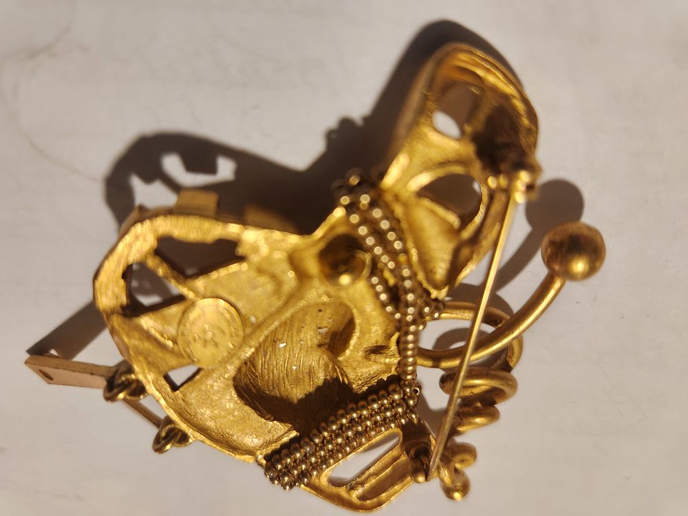 Broche coeur perl&eacute; pendants Christian LACROIX Bijoux et montres