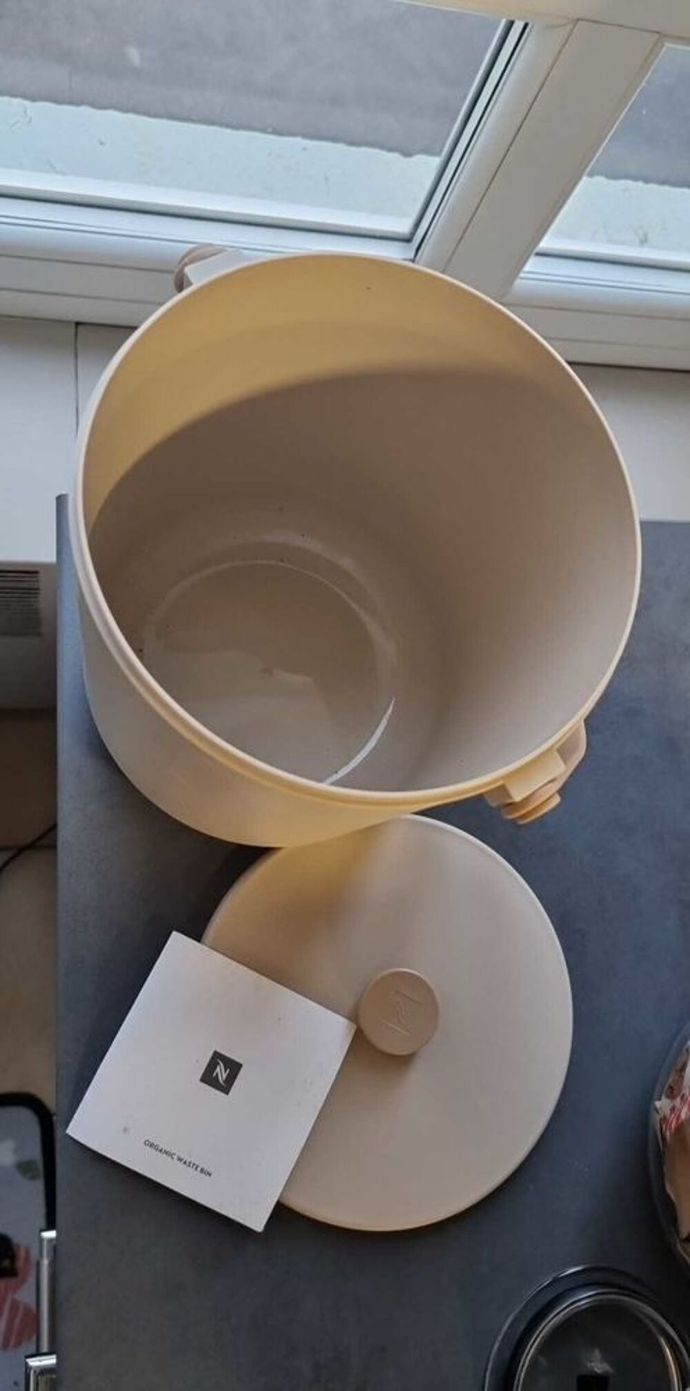 seau &agrave; compost Nespresso Neuf Electroménager