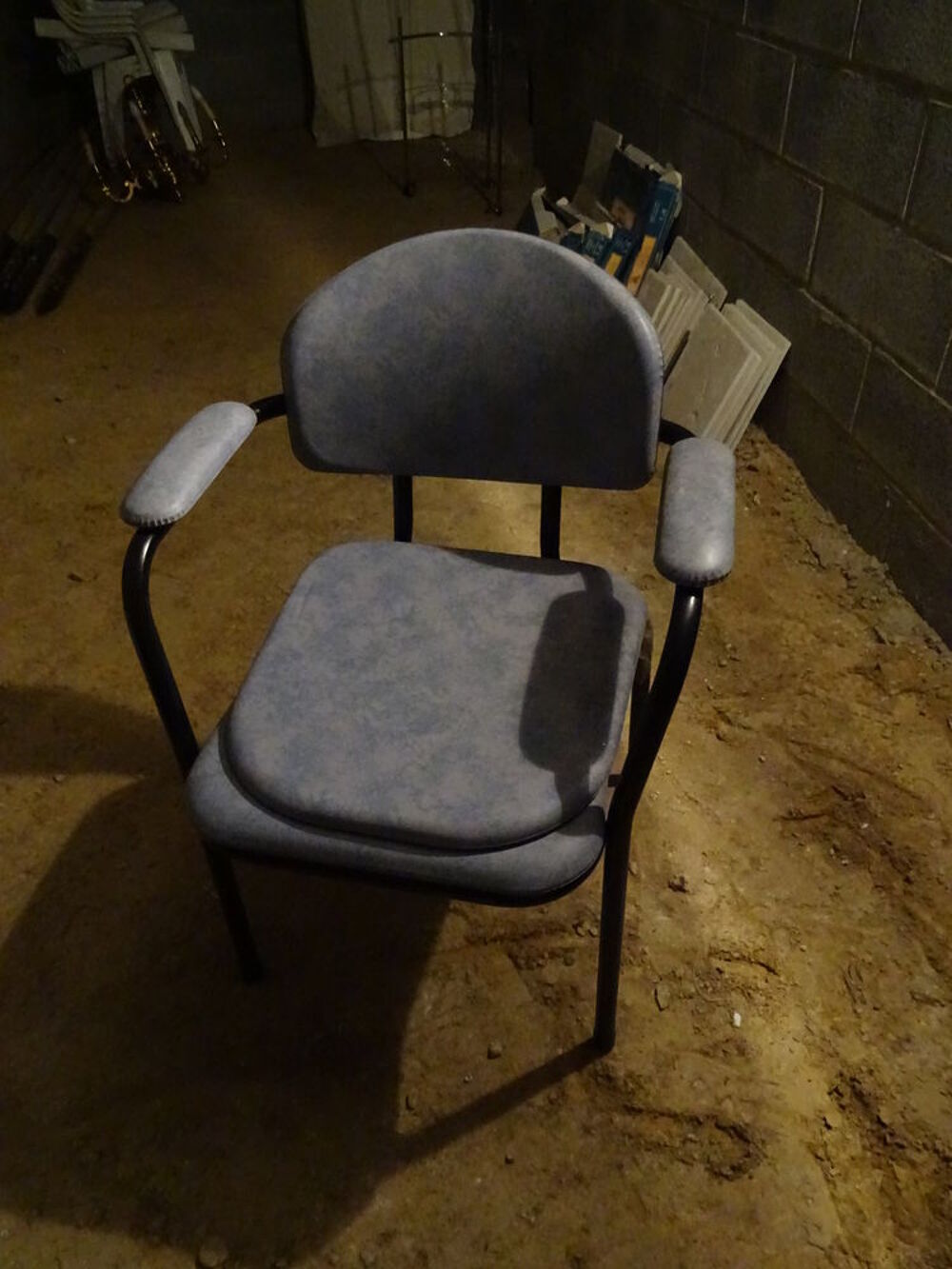 Chaise perc&eacute;e Puériculture