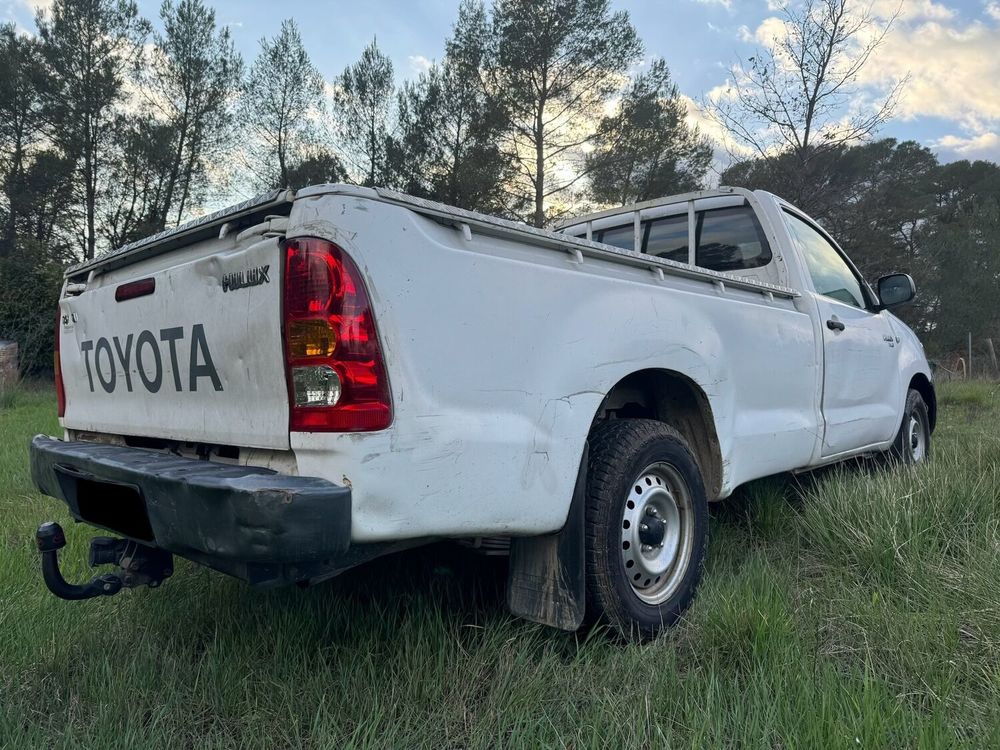 Hilux 2 Roues Motrices Pick-up 2.5L D4D 2WD King cab 120ch 2008 occasion 83830 Bargemon
