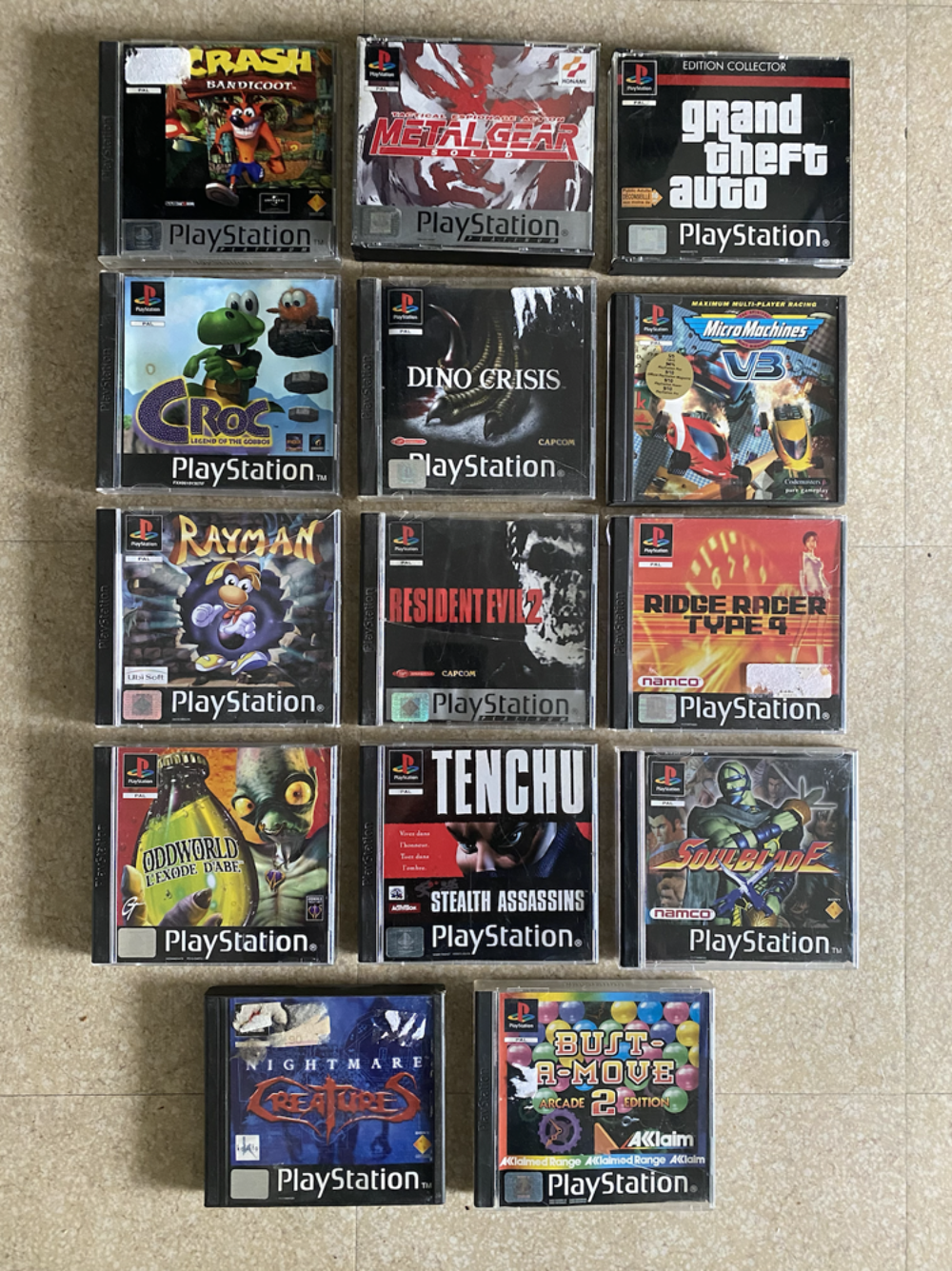 PS One avec 14 jeux Consoles et jeux vidéos