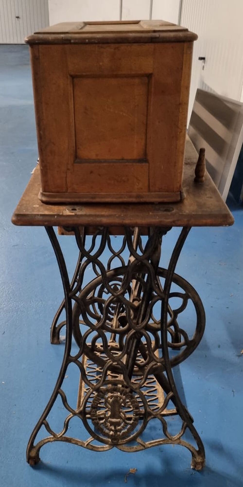 Magnifique table pour machine &agrave; coudre Singer d&eacute;but 20&egrave;me si Décoration