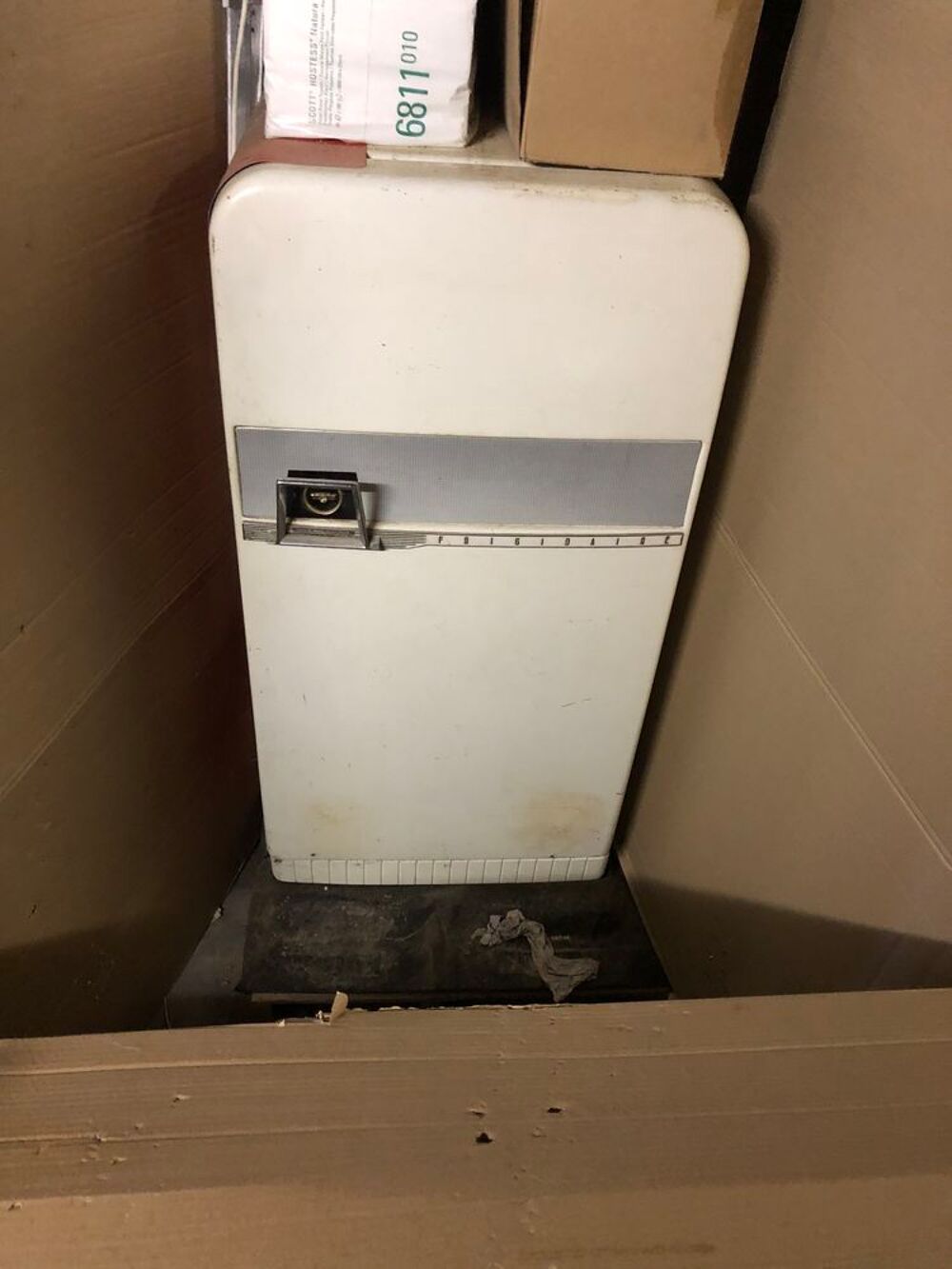 R&eacute;frig&eacute;rateur FRIGIDAIRE vintage
Cuisine