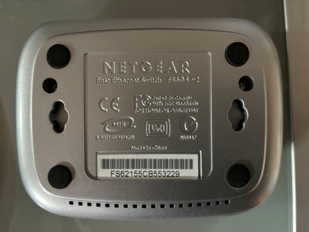 Netgear FS605 v2 Matériel informatique