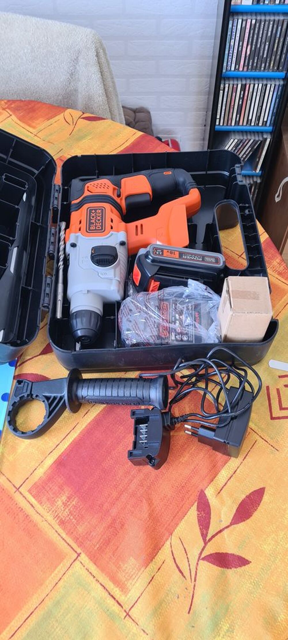 Perfovisseuse sans fil avec accessoires Bricolage
