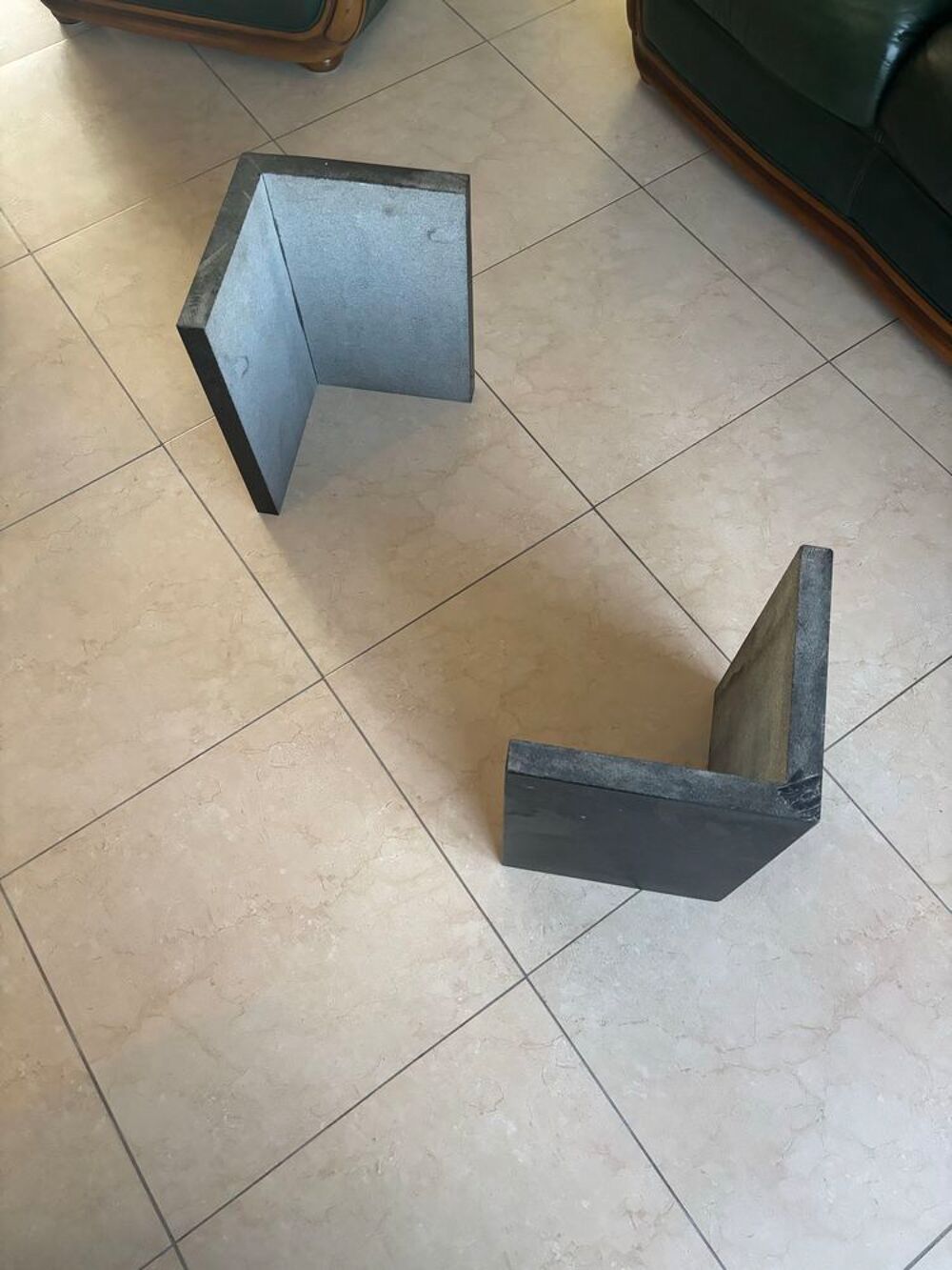 table basse noire en granit Meubles