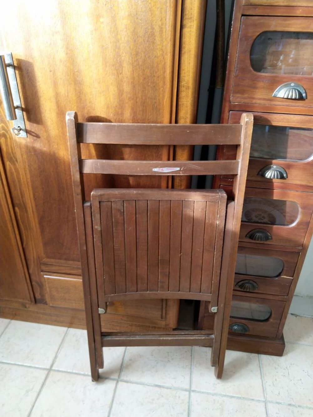 Chaise en bois pliante
Meubles