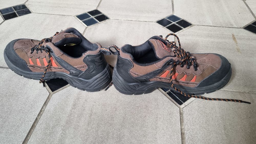 Chaussures de s&eacute;curit&eacute; taille 41 Chaussures