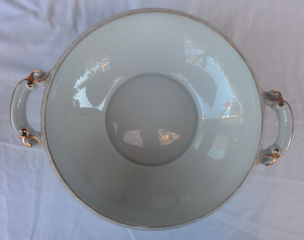 1 soupi&egrave;re en v&eacute;ritable porcelaine s&eacute;lection France neuve Cuisine