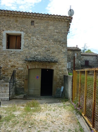  Remise / Grange � louer 3 pi�ces 165 m� Brignon