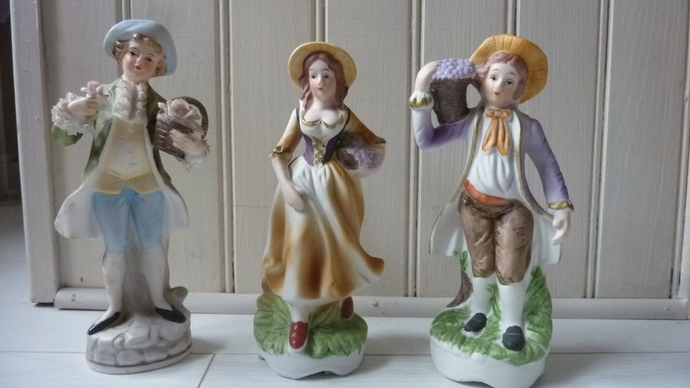 Anciennes Statues - chien - personnages- Décoration