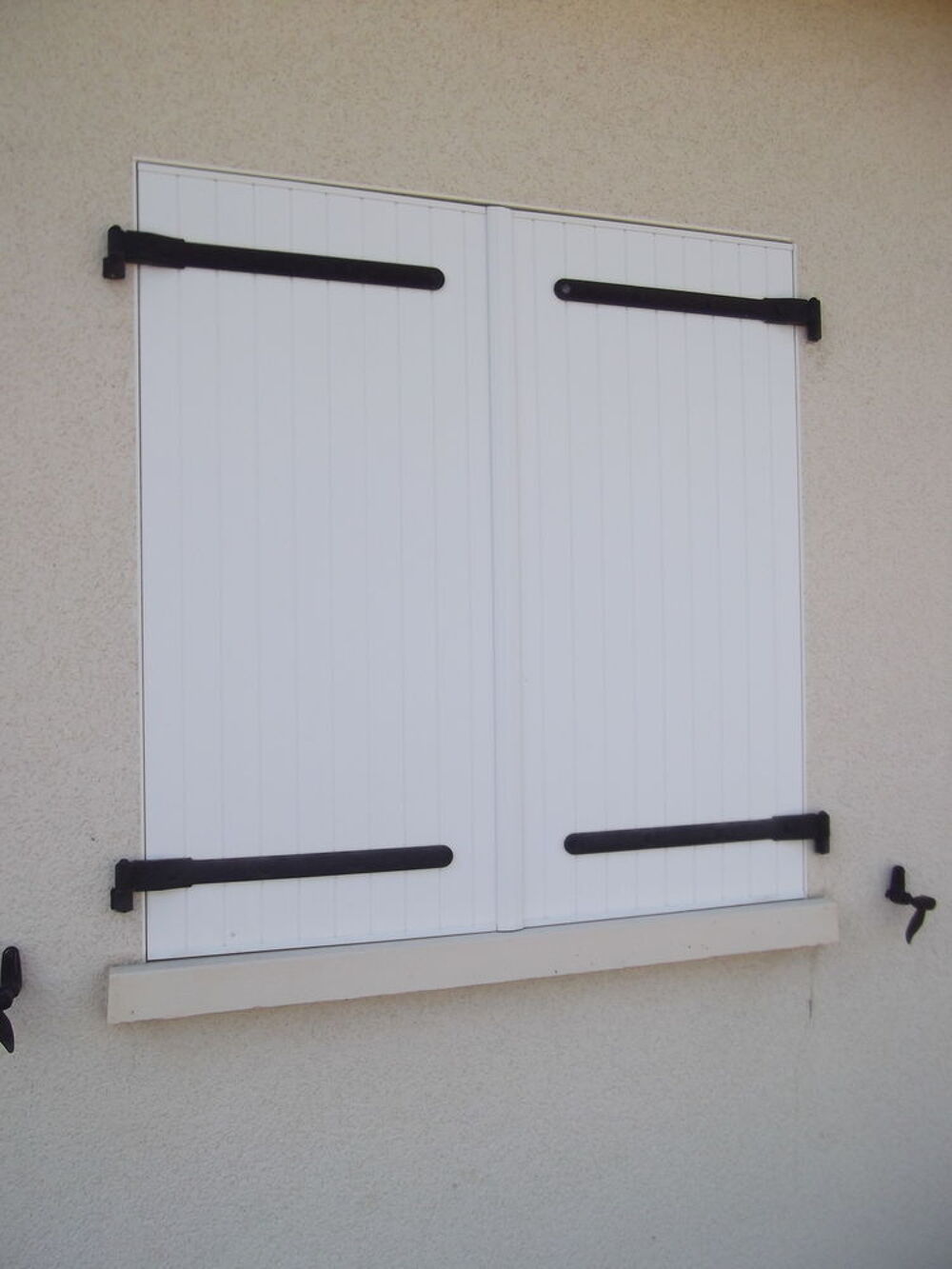 Volets battants 128x59 en PVC Décoration