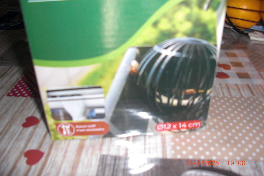 2 boules anti feuilles neuves pour goutti&egrave;re Jardin