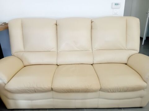 CANAPE CUIR BLANC 3 PLACES   350 € 350 Meximieux (01)