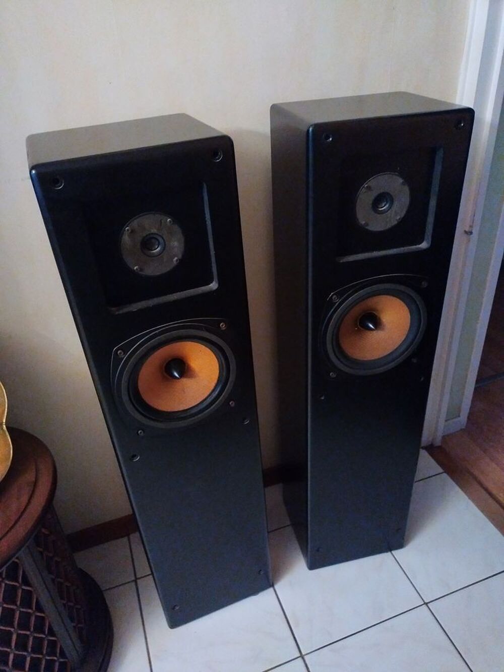 Paire de colonnes audiophile de grande taille laqu&eacute;e noires Audio et hifi