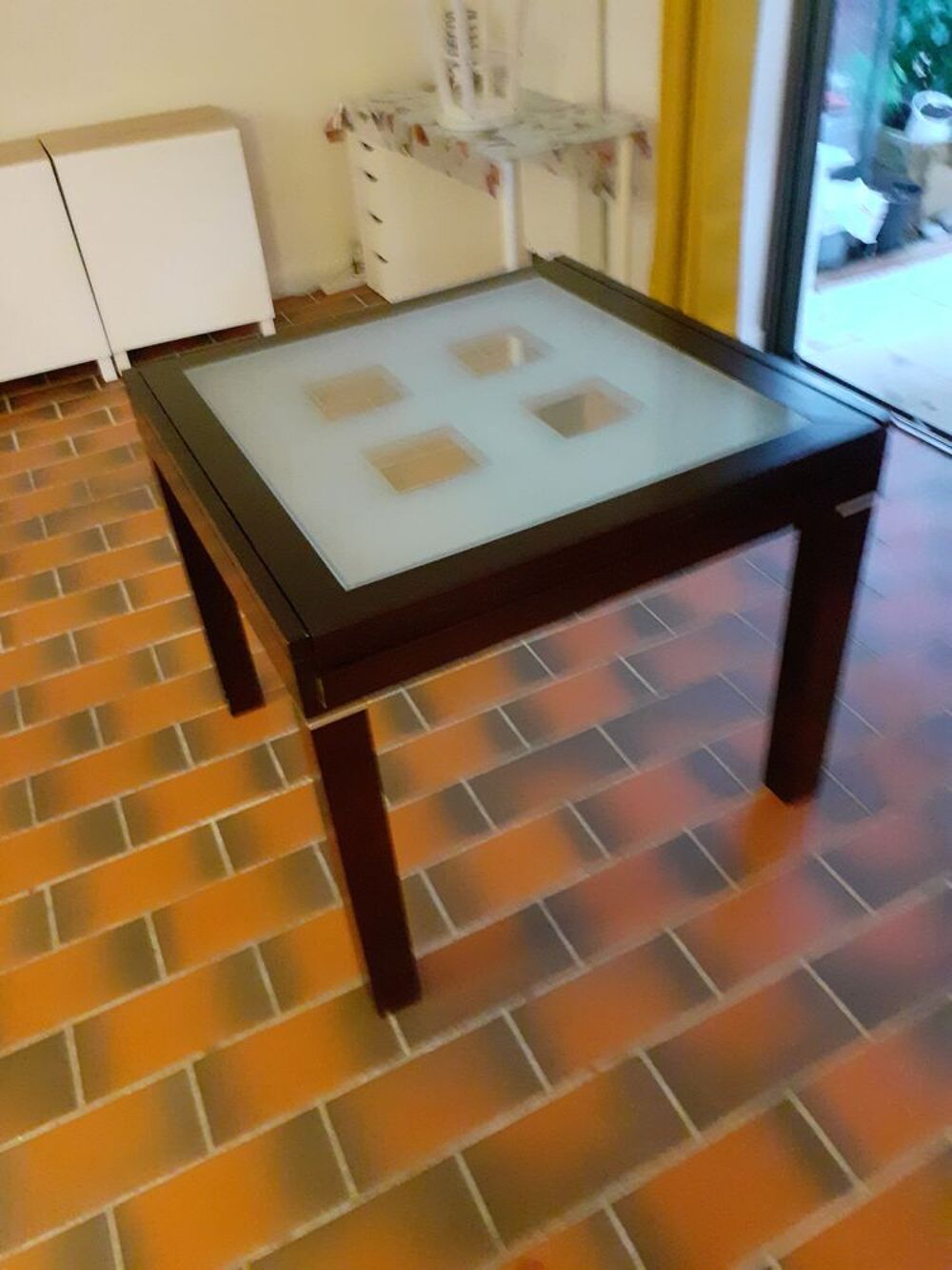 TABLE DE 4 A 6 PERSONNES Meubles