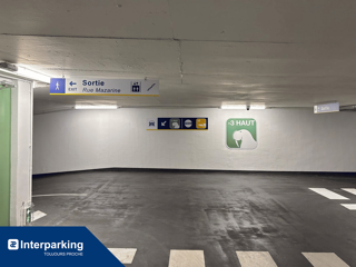  Parking / Garage à louer 12 m² Paris