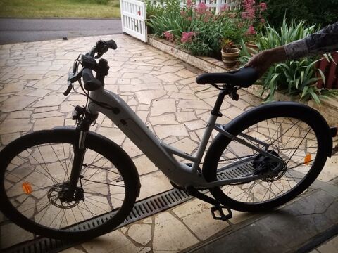 VELO ELECTRIQUE FEMME Courbesseaux (54)