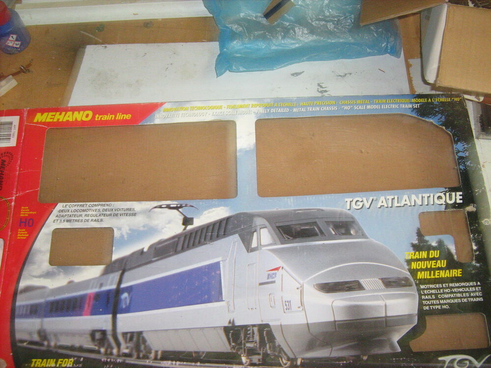 lot 2 coffrets train HO ,1 TGV Atlantique et 1 Burlington 