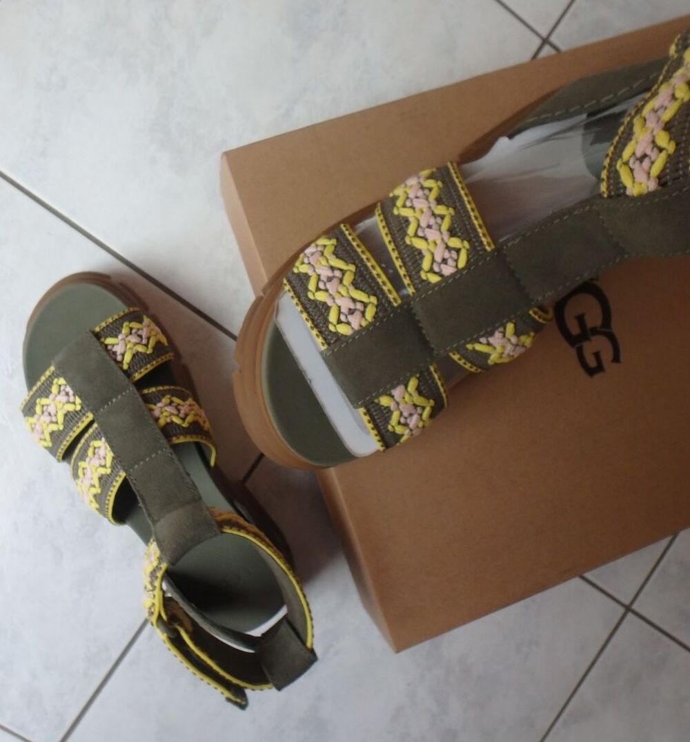 UGG sandales Taille 39 neuves 159 € Chaussures