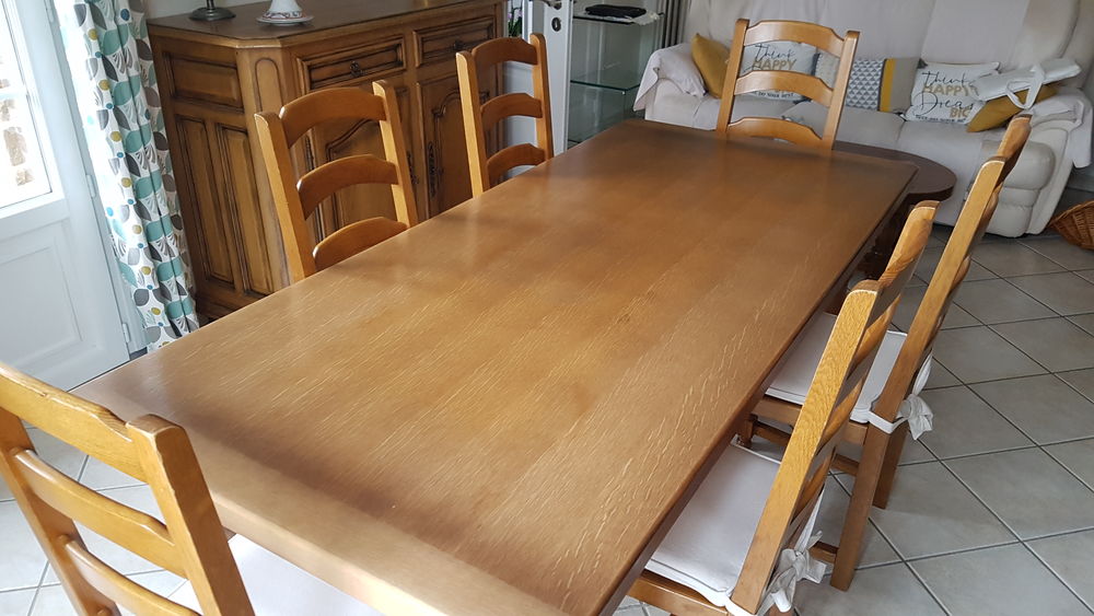 Ensemble table et chaises en ch&ecirc;ne massif Meubles