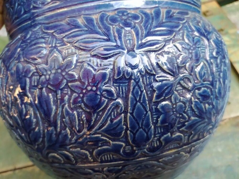 Ancien Cache Pot en Fa&iuml;ence &Eacute;mail Bleu D&eacute;cor de Cypr&egrave;s Décoration
