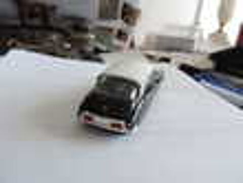 CITROEN - DS 19 - Echelle : 1/43 &egrave;me. 