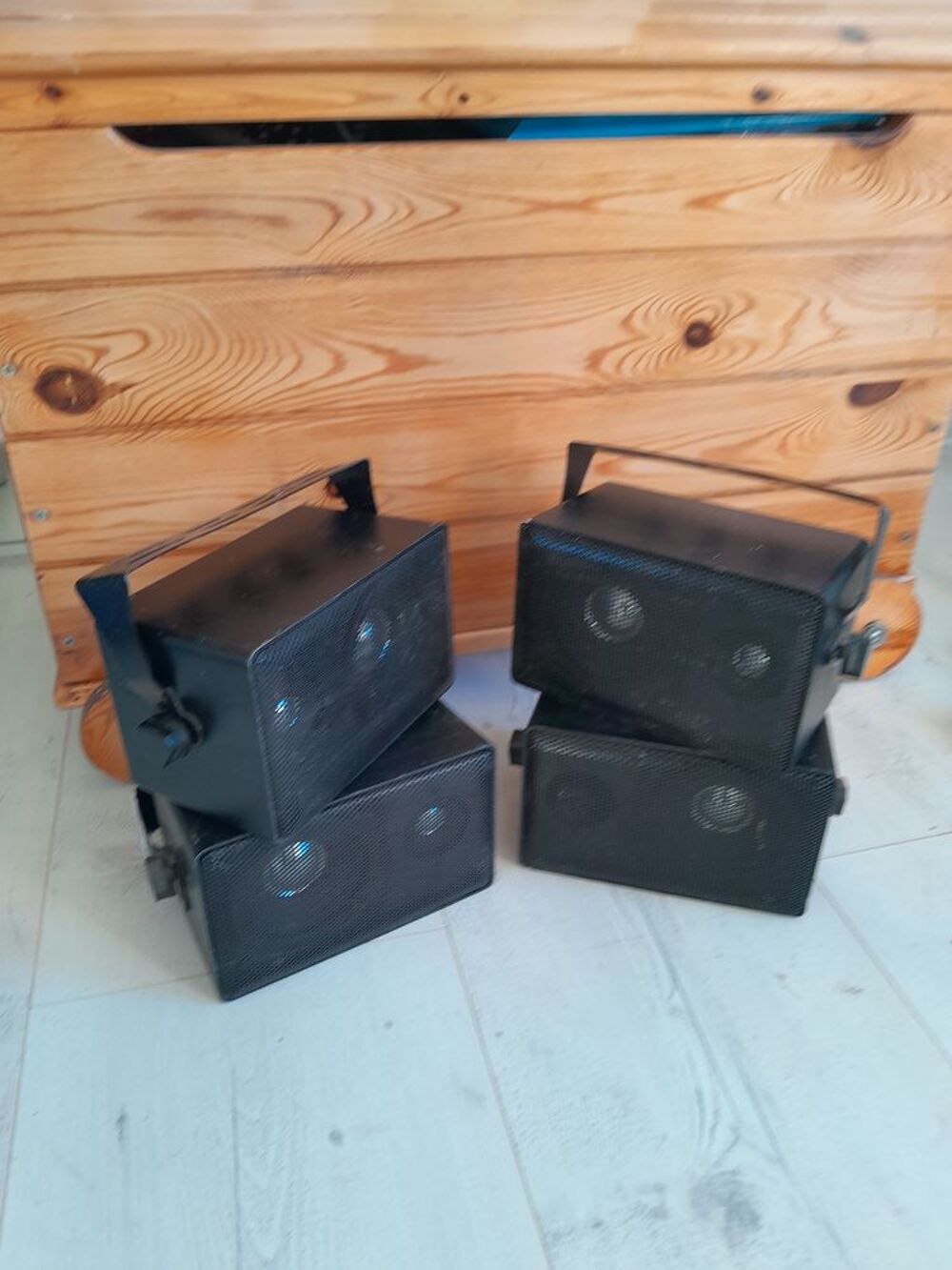 4 hautparleurs Audio et hifi