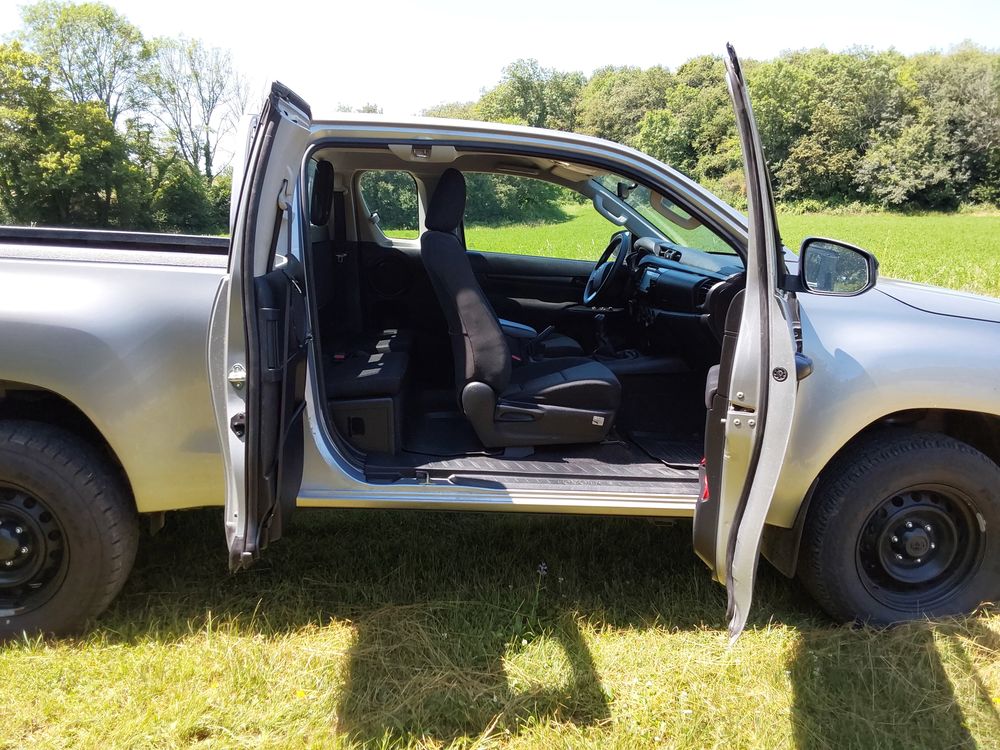 Hilux HILUX X-TRA CAB 4WD 2.4L 150 D-4D LECAP 2022 occasion 38080 Saint-Marcel-Bel-Accueil