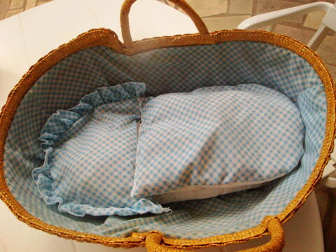 couffin pour poup�e ann�e 1980 15 Nimes (30)