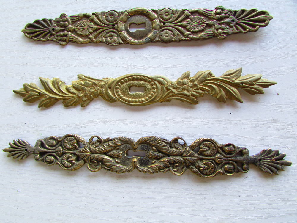 Entr&eacute;es de serrure anciennes en bronze cisel&eacute; Bricolage