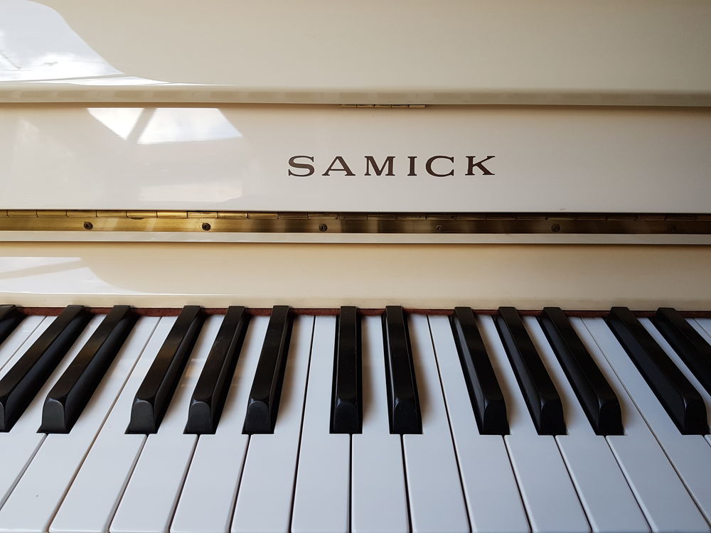 Piano droit Samick Instruments de musique