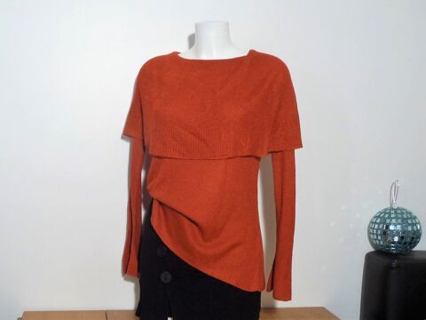 Pull Orange avec son Grand Col et Manches Longues  15 Paris 15 (75)