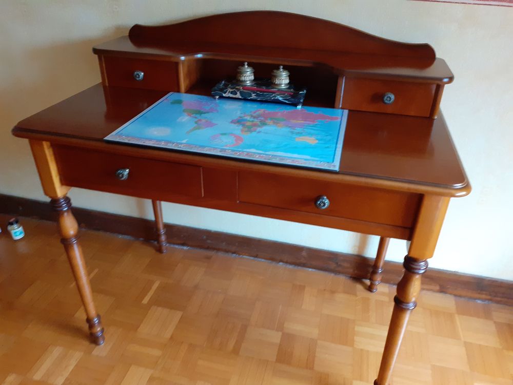 bureau merisier 
2 Meubles