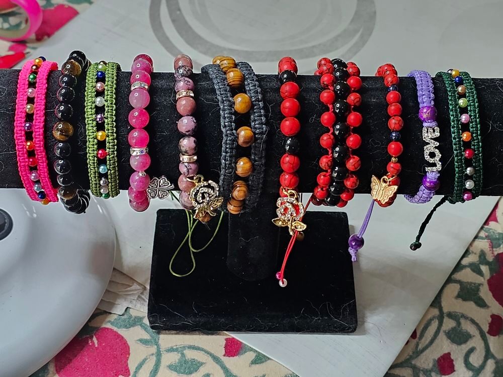 bracelets . Bijoux et montres
