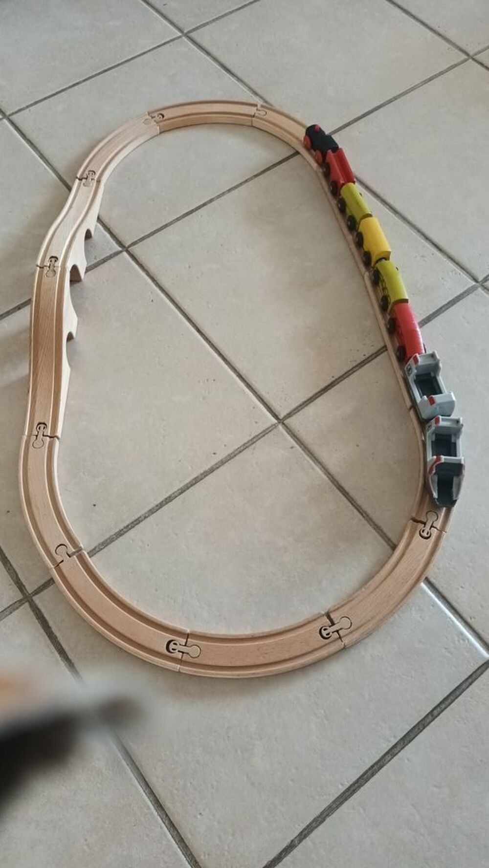 Circuit en bois avec son petit train Jeux / jouets
