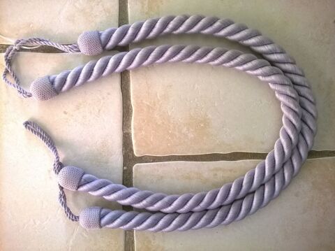 2 Embrasses mauves 5 Breuillet (91)