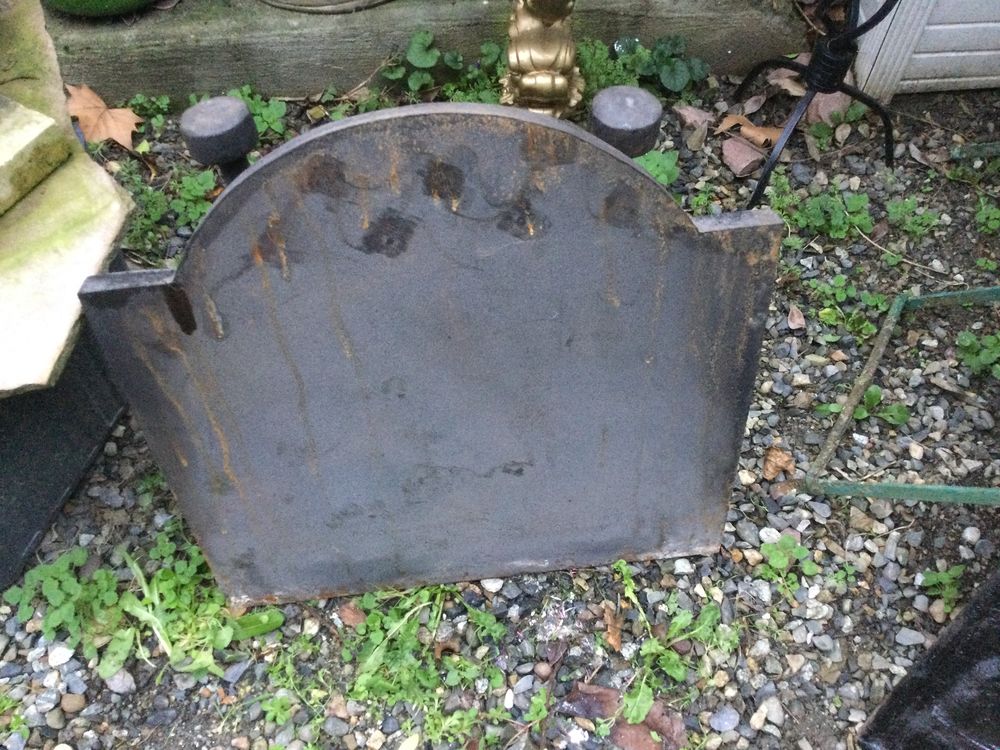Plaque de chemin&eacute;e et paire de chenets Décoration