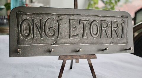 E T A I N    PORTE-CLEFS SUR PLAQUE   40 Anglet (64)