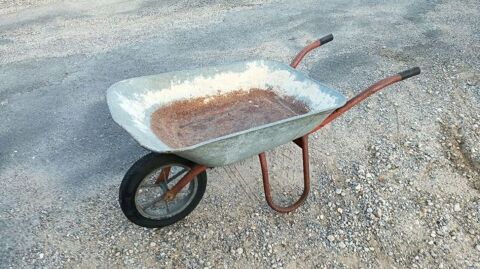 Brouette chantier roue pleine 40 Saint-Jean-de-Fos (34)