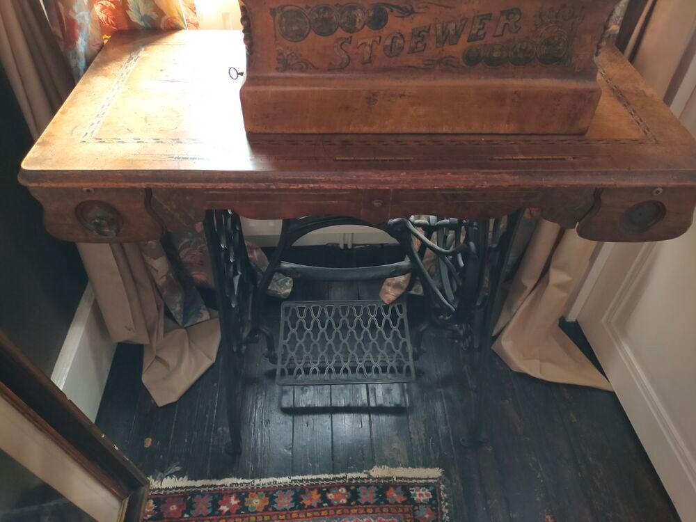 Machine &agrave; coudre ancienne Meubles