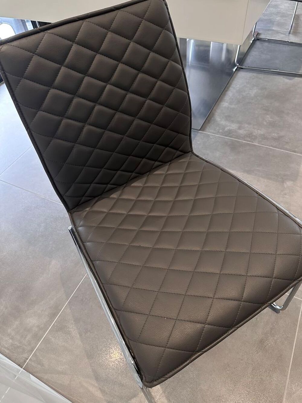 Lot de 8 chaise matelass&eacute; Meubles