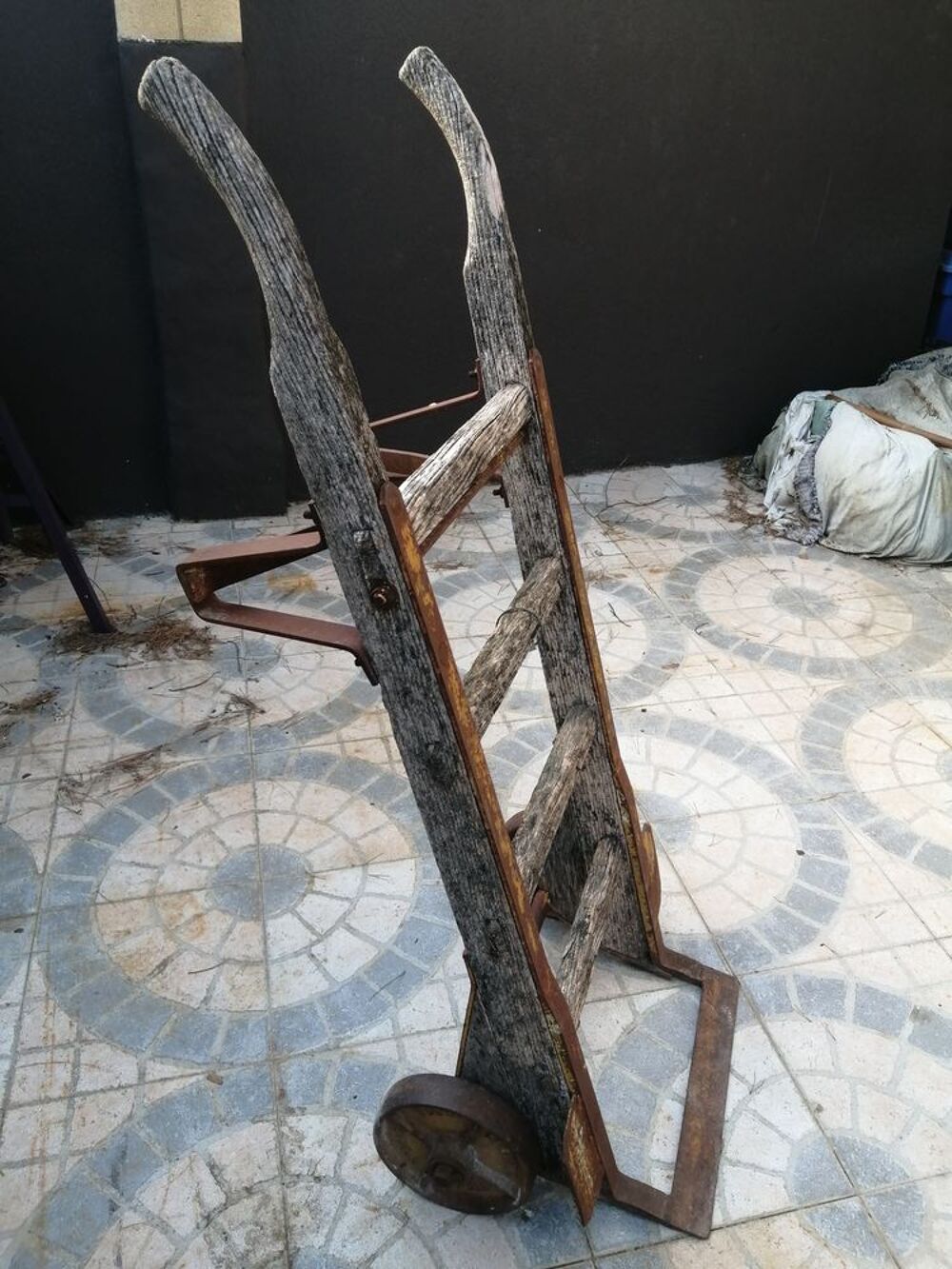 Ancien diable m&eacute;tal et bois robuste Bricolage